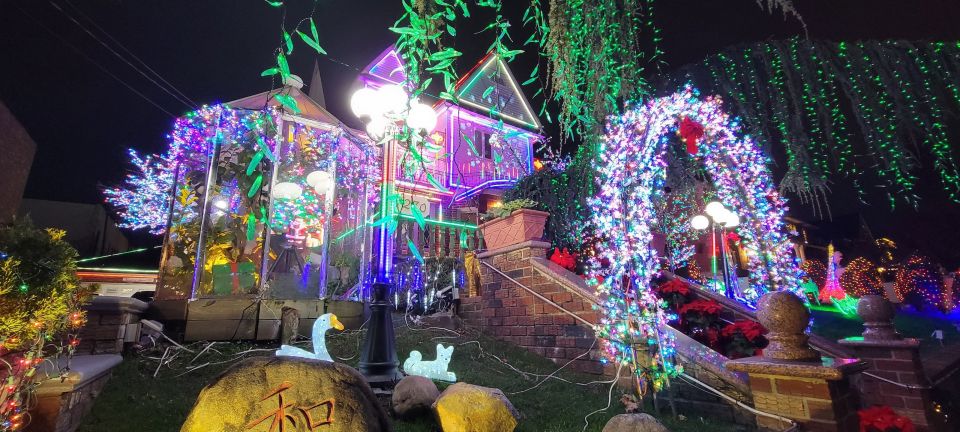 Dyker Heights Holiday Lights - Nearby Restroom Options