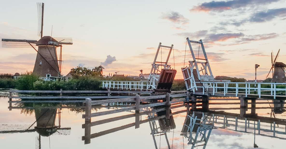 From Amsterdam: Kinderdijk and the Hague Tour With Museums - Exploring Kinderdijks Windmills