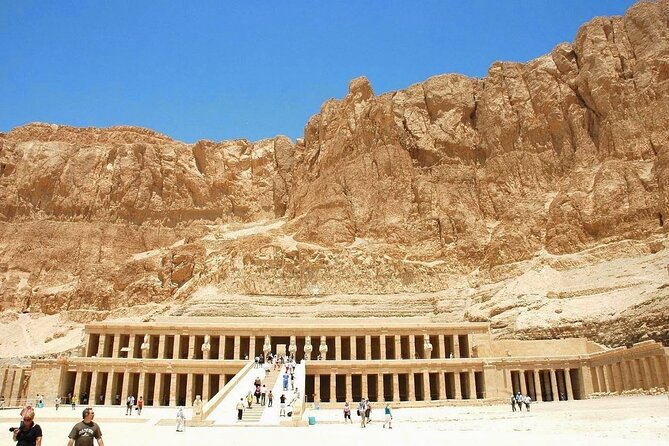 Full Day Private Guided Tour in East and West Bank Luxor - Visiting West Bank Luxor