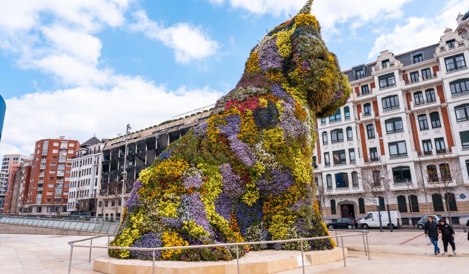 Guggenheim Museum Bilbao Private Tour With Official Guide - Things To Known