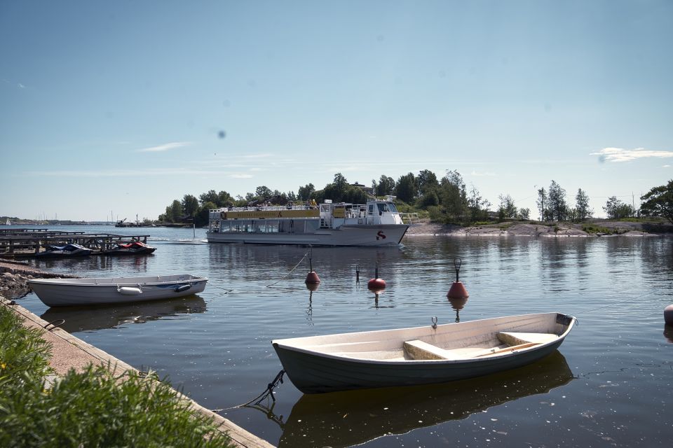 Helsinki: City Highlights 1.5-Hour Archipelago Cruise - Different Districts by the Sea