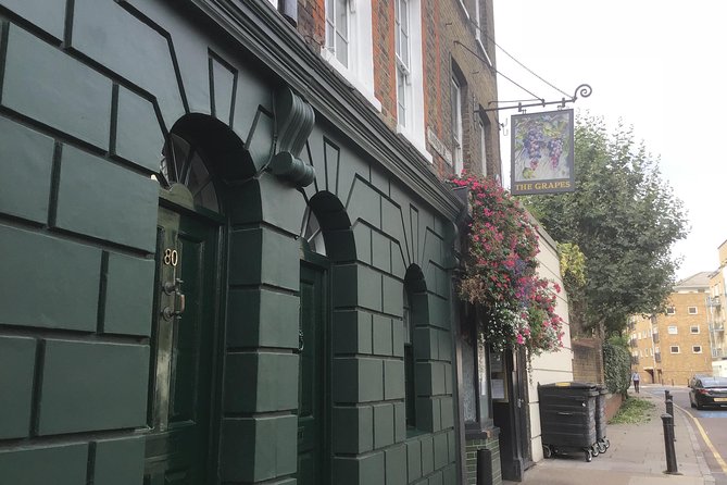 Historic Walk of East Londons Wapping Docks and Its Famous Pubs - Trace Wappings Industrial Evolution