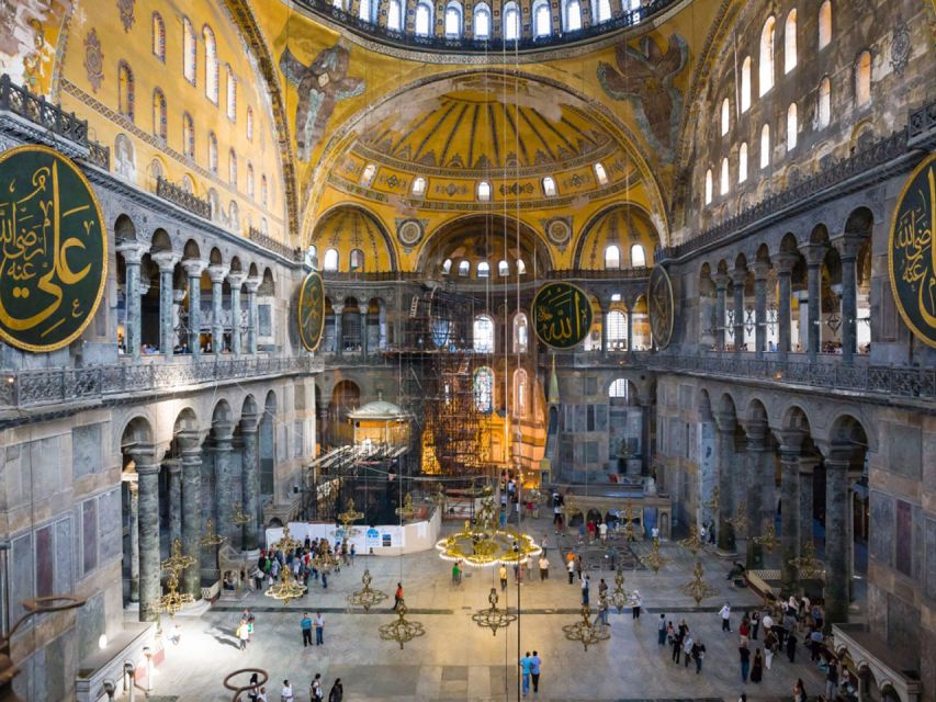 Istanbul's Legendary Mosques: Blue Mosque and Hagia Sophia - Navigating Security Checks