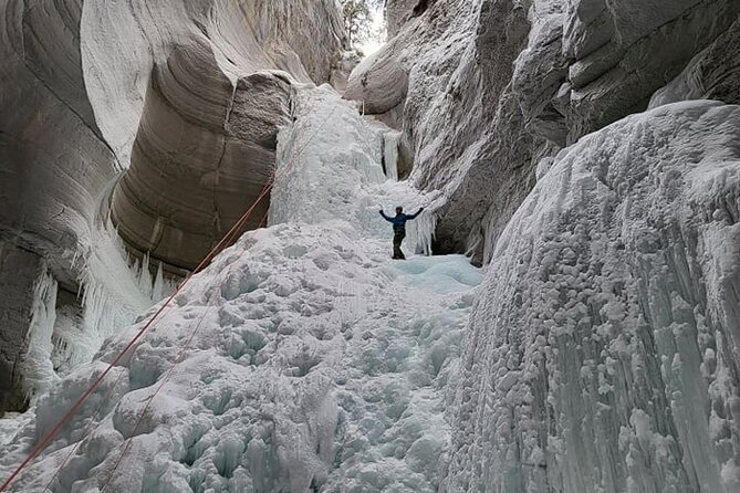 Jasper Ice Climbing Experience - Group Size and Guide