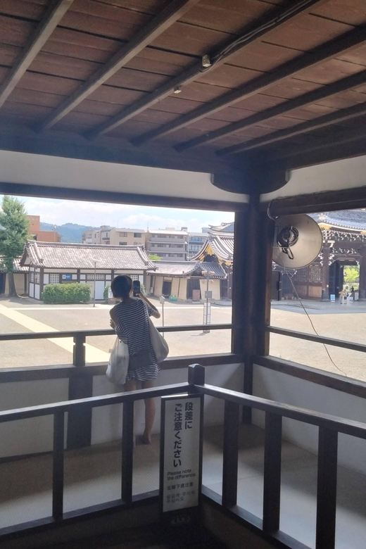 Kyoto: Discover Every Bit of Higashi Honganji Temple, 1.5 H - Guided Exploration