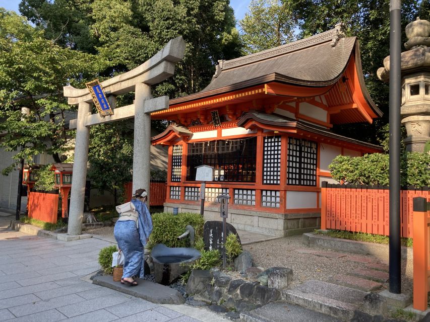 Kyoto: Private Walking Tour With Kiyomizu Temple & Gion - Group Size and Pickup