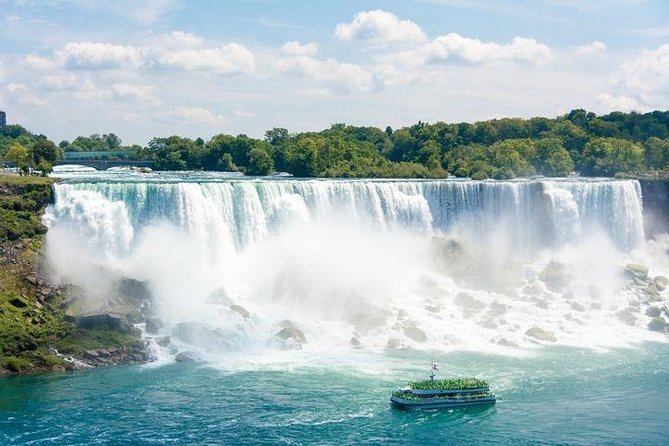 Limo Tour From Toronto to Niagara (10-12 Passengers) - Cancellation and Changes