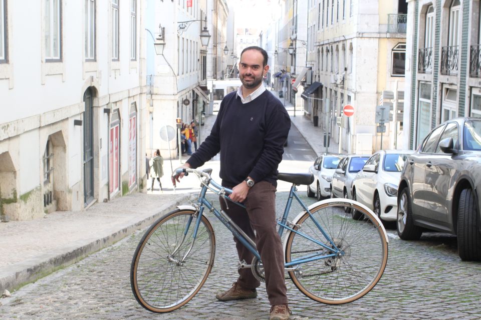 Lisbon: 3-Hour Vintage Bike Tour - Historical Landmarks