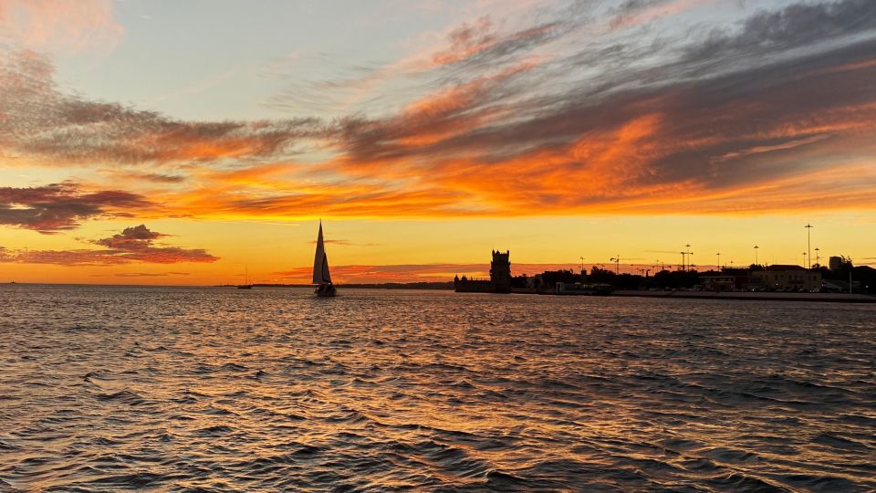 Lisbon: Sunset Cruise - Breathtaking Sunset Views