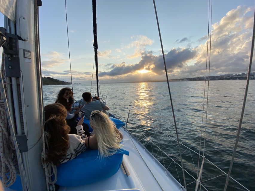 Lisbon: Tagus River Sunset Cruise With Drinks - Language Options