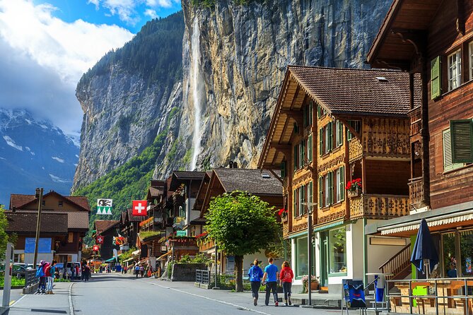 Mountain Majesty: Small Group Tour to Lauterbrunnen and Mürren - Tour Logistics and Meeting Point