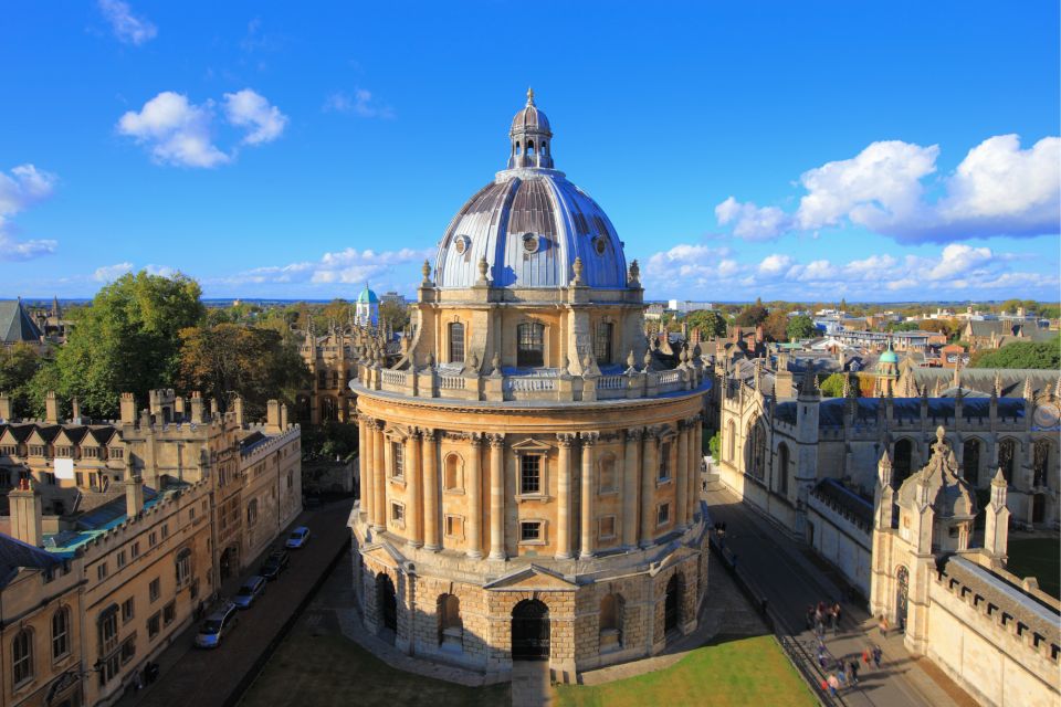 Oxford: City Exploration Game and Tour - Interacting With Landmarks