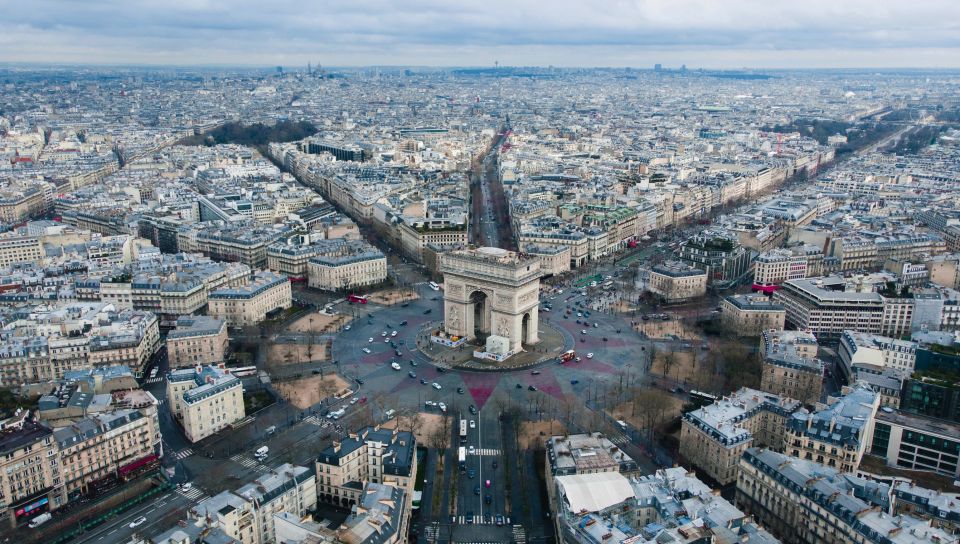 Paris: Private Walking Tour With a Licensed Local Guide - Getting to the Meeting Point