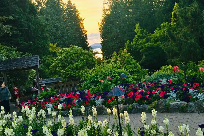 Private Small Group Deluxe Tour of Victoria & to Butchart Gardens - Tour the Butchart Gardens