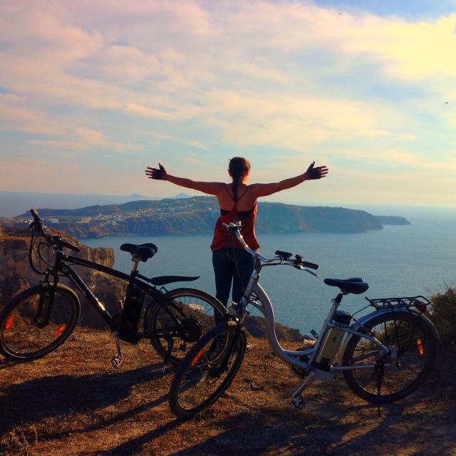 Santorini: Around the Island by Electric Bike - Group Size and Languages