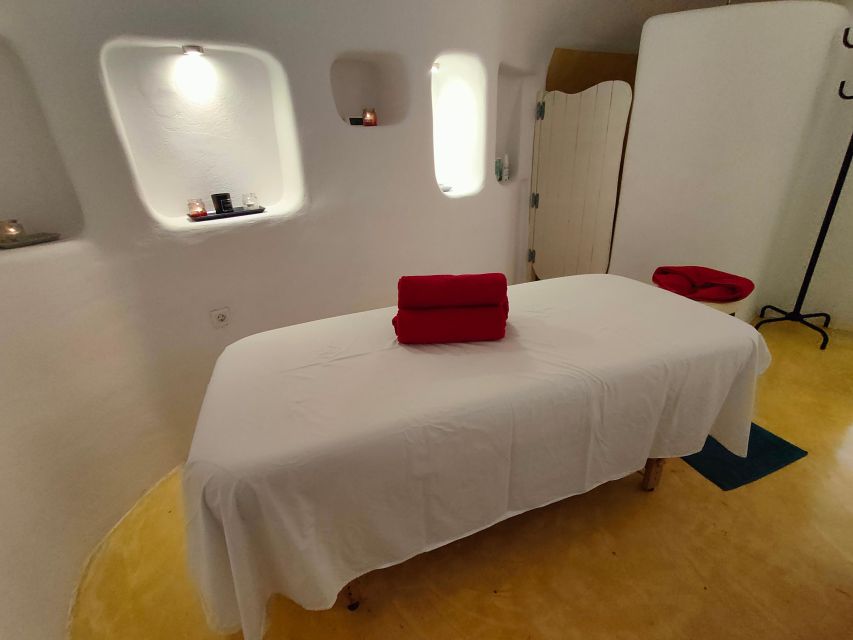 Santorini: Spa Massage Break Pool Day Access for 3-4 Friends - Booking and Cancellation Policy