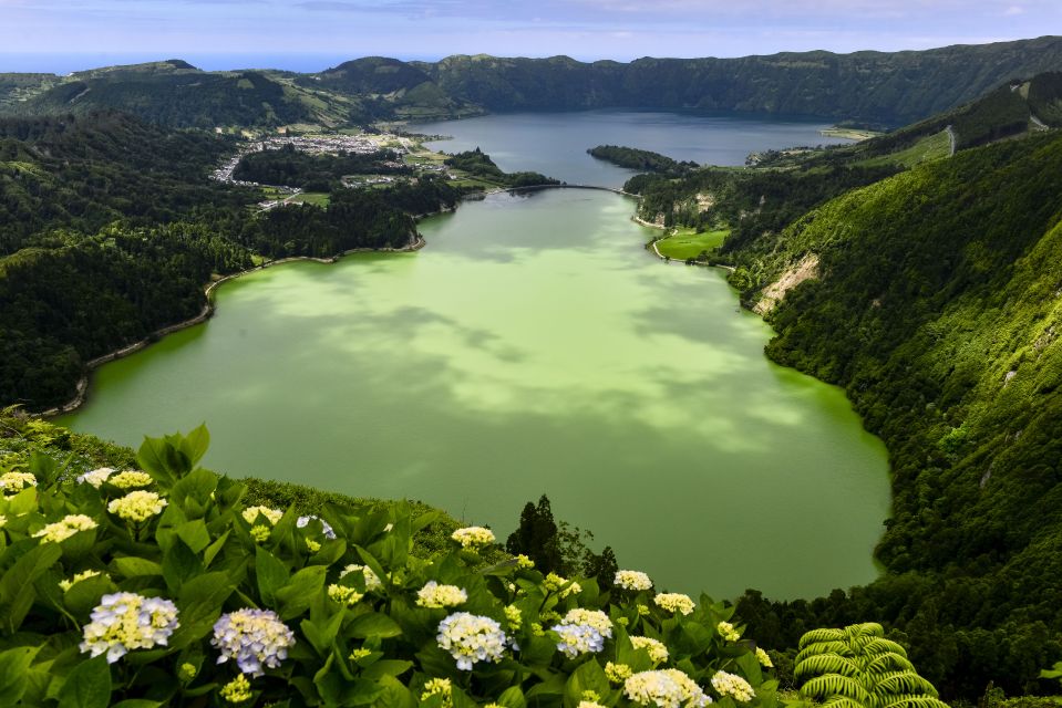 São Miguel Island: Full-Day Sete Cidades Tour - Customer Reviews