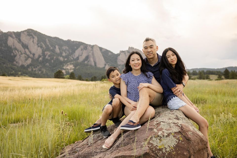 Scenic Mountain Photoshoot in Boulder, Colorado - Flexibility for Families and Groups