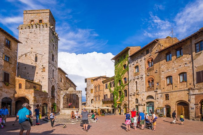 Siena and San Gimignano Day Tour From Rome - Discovering San Gimignano