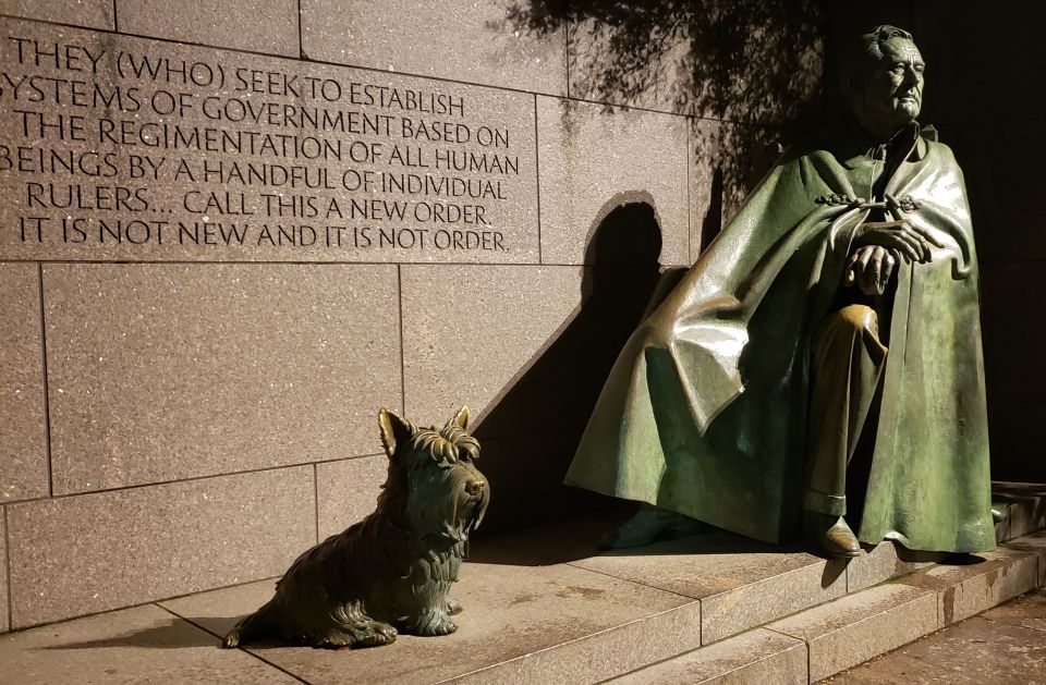 Washington DC: Monuments by Moonlight Nighttime Trolley Tour - Transportation and Accessibility