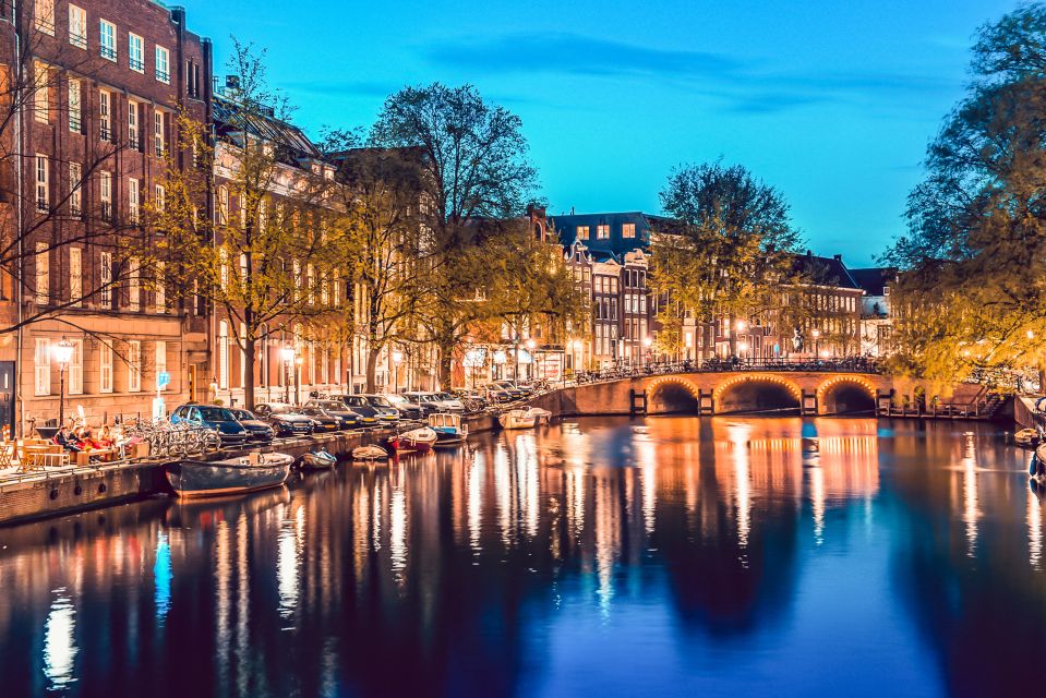 Amsterdam: Smoke and Lounge City Boat Cruise - Unique Experiences and Highlights