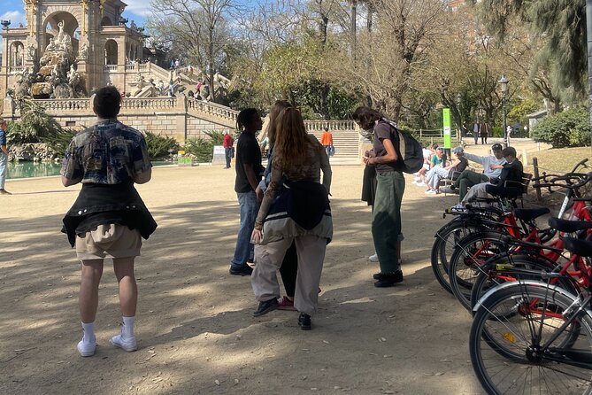 Bike Tour in Barcelona: History, Architecture and Culture - Meeting Point Details