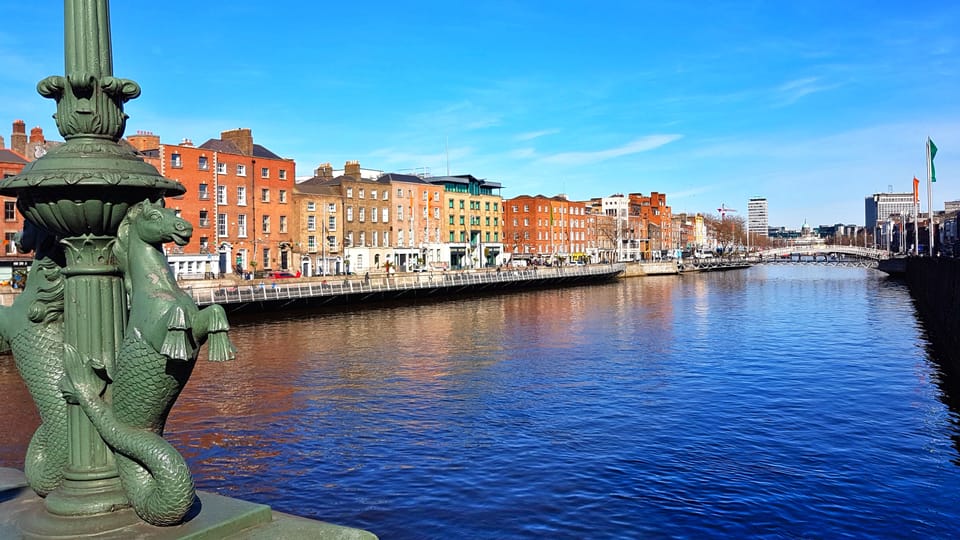 Dublin: Guided Sights and Pints Tour - Tour Duration and Language