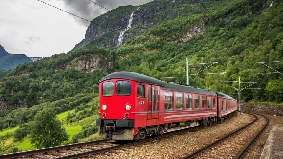 From Bergen: Flåm Flexible Tour With Stegastein Viewpoint - Stegastein Viewpoint