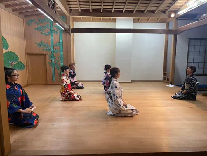 Kabuki Dance, Sushi, Tea Ceremony Review - Suitability and Accessibility Considerations