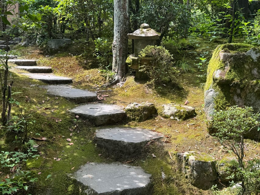 Kyoto: Discover Every Bit of Heian Jingu Shrine in 1 Hour - Group Booking