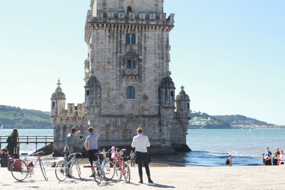 Lisbon: 3-Hour Vintage Bike Tour - Tasting Local Delicacy