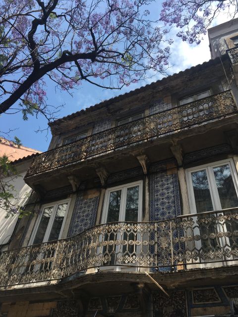 Lisbon: Chiado the Bohemian Walking Tour Downhill to Baixa - Additional Notes