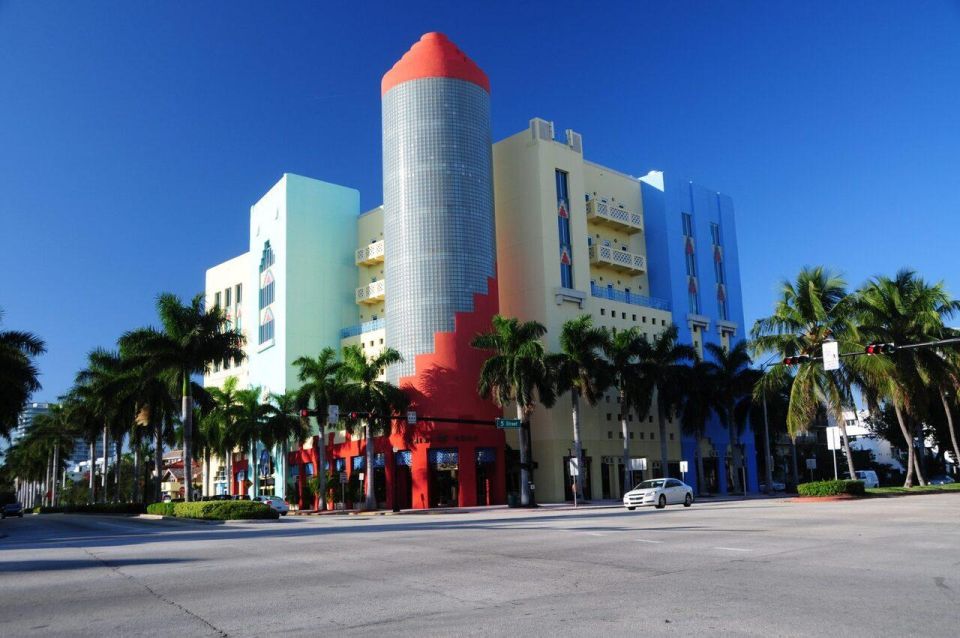 Miami Art Deco Architecture Walking Tour - Taking in Miamis Vintage Glamour