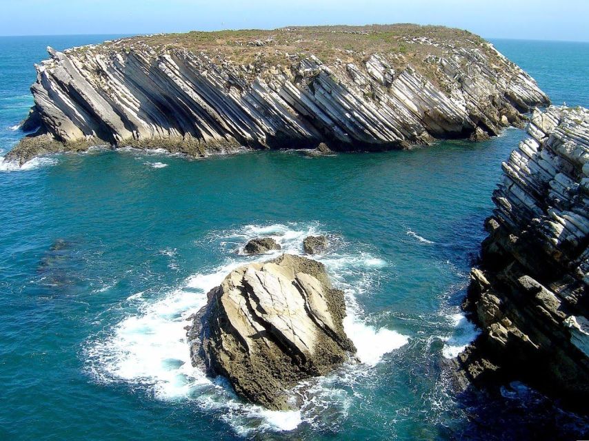 Nazaré Waves and Medieval Village of Óbidos Private Tour - Exploring Nazaré and Óbidos