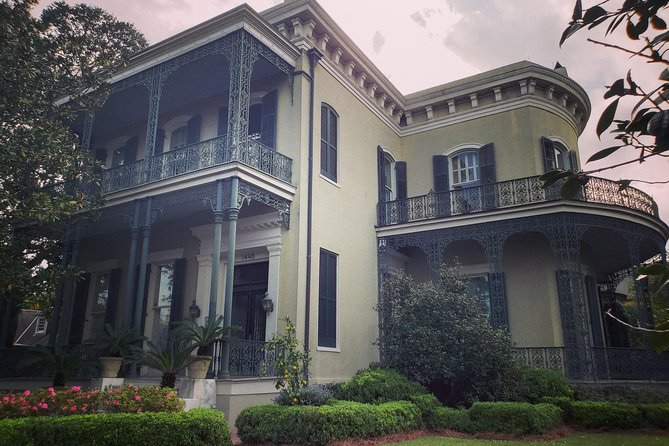 New Orleans Garden District Walking Tour Including Lafayette Cemetery No. 1 - Insider Tips and Recommendations