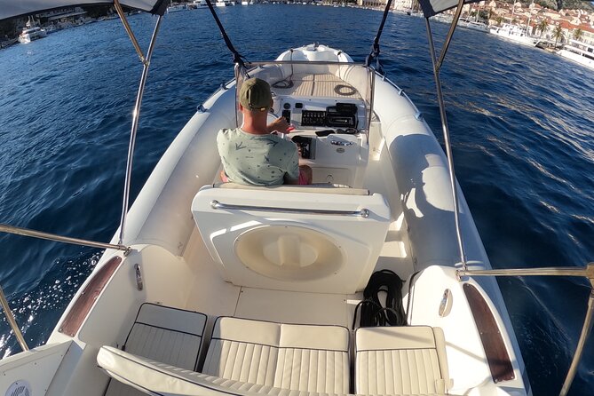 Private Speed Boat Tour of Hvar South Shore & Pakleni Islands - Visiting the Pakleni Islands