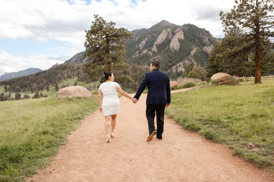 Scenic Mountain Photoshoot in Boulder, Colorado - Capturing Genuine, Organic Moments