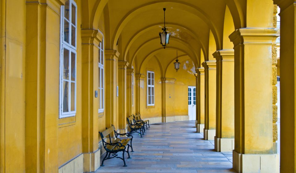 Schoenbrunn Palace Private Walking Tour - Exploring Schönbrunn Palace