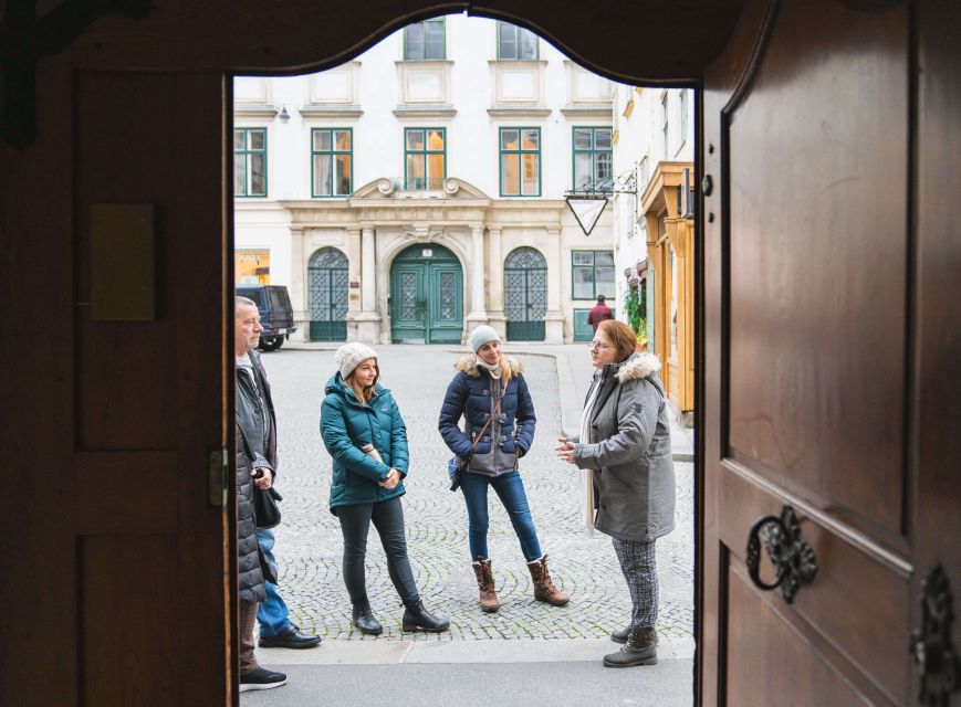 Vienna: Educational Walk Exploring Homelessness - Exploring Poverty and Splendor