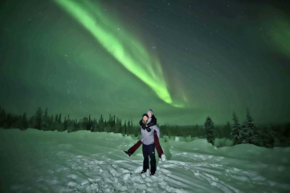 Levi: Aurora Borealis Bus & Snowshoe Tour With Hot Drink - Frequently Asked Questions