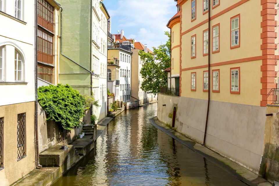 Prague: City Center Canoe Tour - Frequently Asked Questions