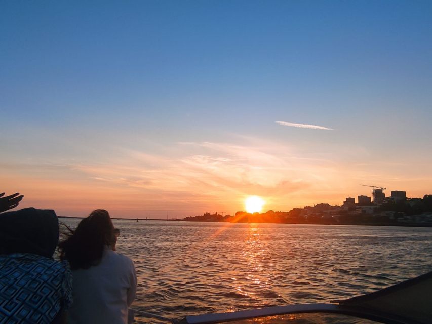 Private Boat Trip 1h30 Between Foz and Ribeira Sunset Option - Recap