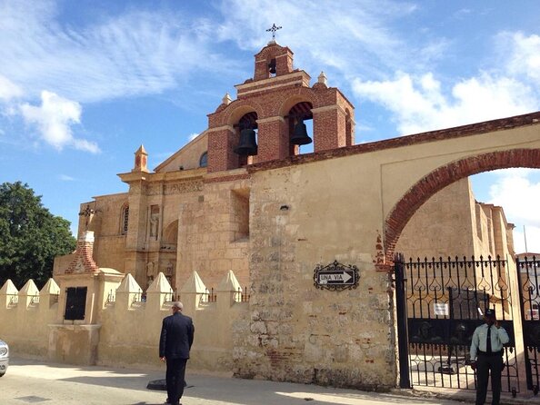 A Journey Through Santo Domingos Past and Present - Key Points