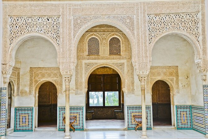 Alhambra & Generalife Skip the Line Regular Group Including Nasrid Palaces - Overview of Alhambra and Generalife