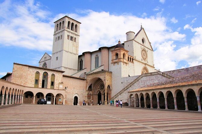 Assisi: the Three Major Basilicas. St. Francis, St. Clare and Porziuncola Chapel - Key Points