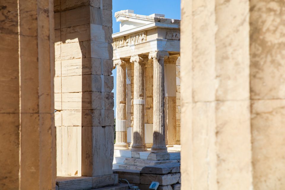 Athens: Acropolis Guided Tour and Old Town Food Tasting - Key Points