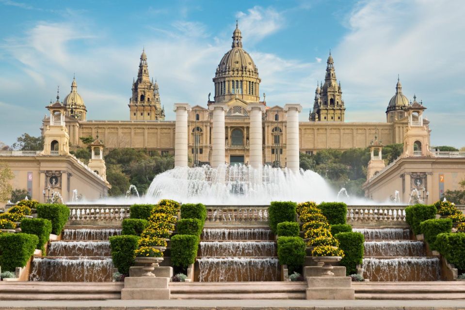 Barcelona: Capture the Most Photogenic Spots With a Local - Key Points