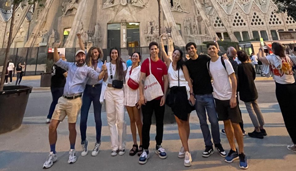 Barcelona: Gaudi and Modernism Tour With Tapa and Drink - Key Points