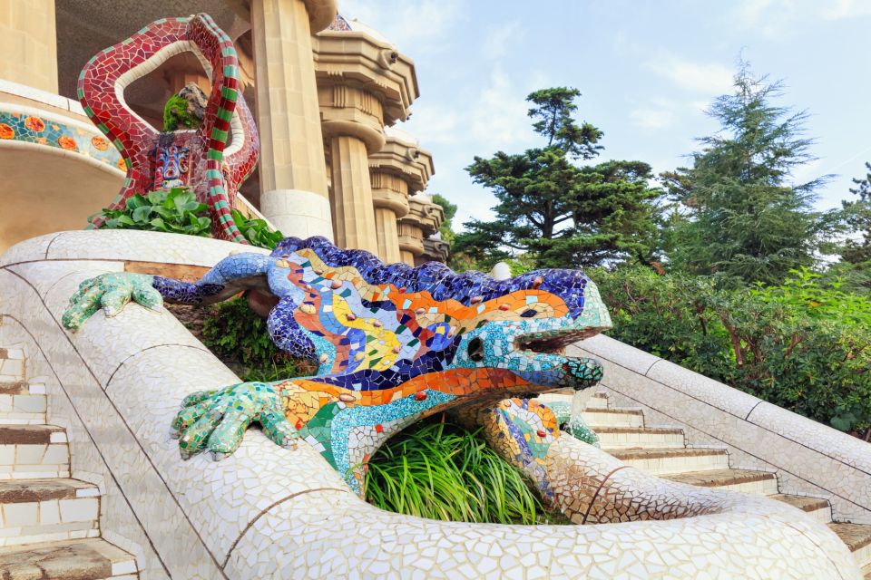 Barcelona: Sagrada Familia and Park Guell Small-Group Tour - Key Points