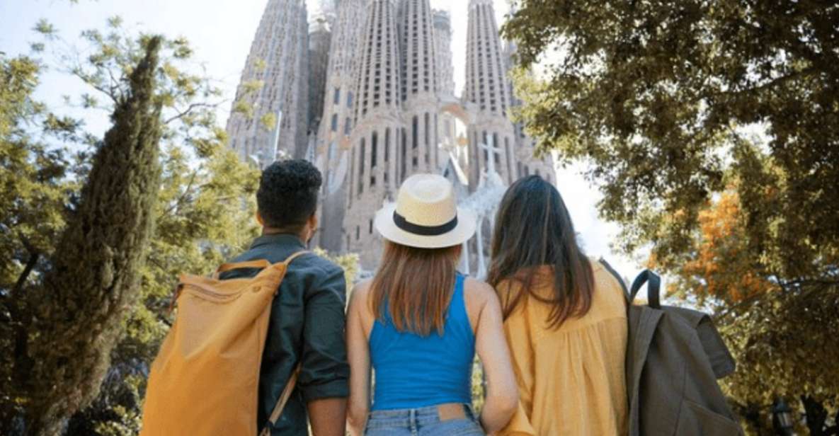 Barcelona: Sagrada Familia Private Guided Tour - Key Points